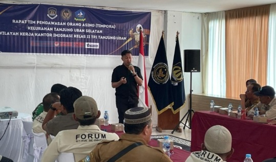 Imigrasi Tanjunguban Ajak Masyarakat Perkuat Sinergi Pantau Keberadaan Orang Asing Imigrasi Tanjunguban Ajak Masyarakat Perkuat Sinergi Pantau Keberadaan Orang Asing