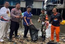 Sambut Ramadan 1447 H, KOMBE PANTAS Kembali Gelar Aksi Bersih di Desa Tarempa Barat KOMBE PANTAS Kembali Gelar Aksi Bersih di Desa Tarempa Barat