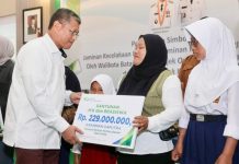 Program Prioritas Amsakar-Li Claudia, 10.285 Pekerja Rentan di Batam Terima BPJS Ketenagakerjaan 2026 Kartu BPJS Ketenagakerjaan diserahkan Sekretaris Daerah Kota Batam, Firmansyah