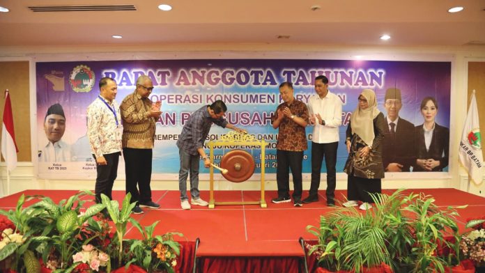 Kepala BP Batam Amsakar Achmad Koperasi Karyawan BP Batam Kepala BP Batam Amsakar Achmad