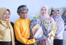 Ketua TP PKK Bintan Kunjungi dan Apresiasi Guru Guru di SLB Bintan Timur Ketua TP PKK Bintan Kunjungi dan Beri Tenaga Pendidik di SLB Bintan Timur