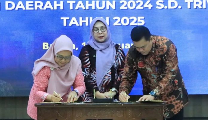 Sekda Bintan Tegaskan LHP BPK Jadi Momentum Refleksi Pengelolaan PAD Sekda Bintan Tegaskan LHP BPK Jadi Momentum Refleksi Pengelolaan PAD