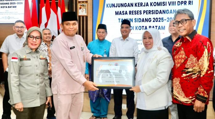 Siaga Karhutla di Batam, BNPB Salurkan Bantuan Logistik dan Peralatan