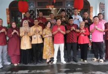 Silahturahmi Jajaran Wali Kota Tanjungpinang ke Tokoh Tionghoa yang Rayakan Imlek 2026 Silahturahmi Jajaran Walikota Tanjungpinang ke Tokoh Tionghoa yang Rayakan Imlek 2026