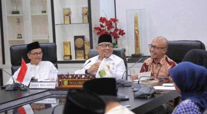 Tim BPK Kepri Minta Parpol Penerima Bantuan Serahkan Laporan Sesuai Ketentuan Undang Undang Tim BPK Kepri Minta Parpol Penerima Bantuan Serahkan Laporan Sesuai Ketentuan Undang Undang