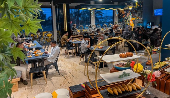 Yello Hotel Harbour Bay Batam Hadirkan Paket Buka Puasa bertema “Kumandang Adzan”