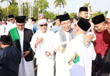 Amsakar Salat Idulfitri Bersama Ribuan Masyarakat dan Tim Sekwan Batam Juara Pawai Takbir Amsakar Salat Id Bersama Ribuan Masyarakat dan Tim Sekwan