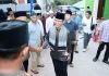 Buka Puasa dan Tarawih Bersama Warga Sambau, Amsakar Serahkan Bantuan ke Dua Masjid Buka Puasa dan Tarawih Bersama Warga Sambau