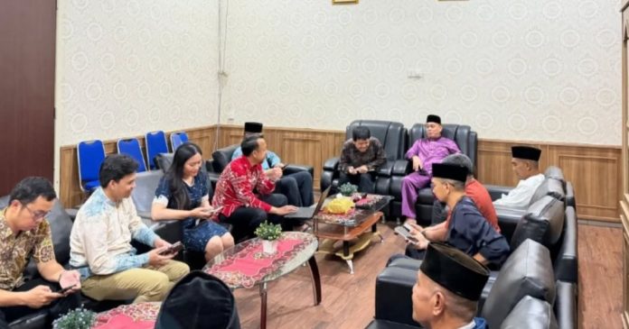 Bupati dan Wakil Bupati Lingga Hadiri Exit Meeting TA 2025 Bersama BPK Kepri Bupati dan Wakil Bupati Lingga Hadiri Exit Meeting TA 2025 Bersama BPK Kepri