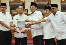 DPRD Batam Sepakat Bentuk Pansus LKPJ 2025 dengan Ketua Ahmad Surya dan Djoko Mulyono DPRD Batam Sepakat Bentuk Pansus LKPJ 2025 dengan Ketua Ahmad Surya dan Djoko Mulyono