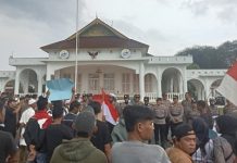 Pelaku UMKM Gurindam 12 Desak Kadispar Kepri Cabut Izin Bazar di Zona B Pelaku UMKM Gurindam 12 Desak Kadispar Kepri Cabut Izin Bazar di Zona B