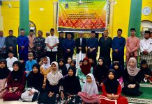 LAM Karimun Gelar Bukber Bersama Anak Yatim, Pererat Ukhuwah Islamiyah Lembaga Adat Melayu Kepulauan Riau (LAM) Kabupaten Karimun menggelar kegiatan buka puasa bersama (bukber) dengan anak yatim piatu