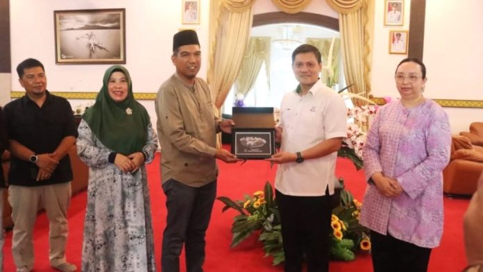 Kunjungan Kerajaan Pahang ke Kabupaten Lingga Kunjungan Kerajaan Pahang ke Kabupaten Lingga