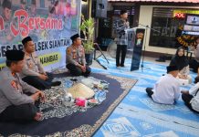 Polres Anambas dan Polsek Siantan Santuni Anak Yatim dan Gelar Buka Puasa Bersama Polres Anambas dan Polsek Siantan Santuni Anak Yatim dan Gelar Buka Puasa Bersama