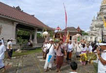 Polsek Sekupang Kawal Upacara Melasti Sambut Hari Suci Nyepi di Pura Agung Amerta Bhuana Polsek Sekupang Kawal Upacara Melasti Sambut Hari