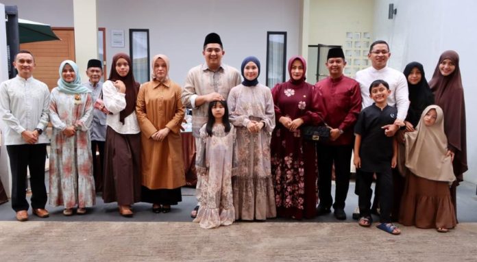 Roby–Hafizha Gelar Open House Lebaran