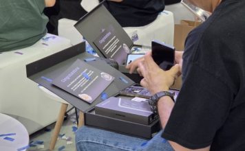 Samsung Unboxing Day, Serentak 2000 Konsumen Galaxy S26 Series di Seluruh Indonesia Samsung menggelar unboxing Galaxy S26 Series serentak bersama 2000