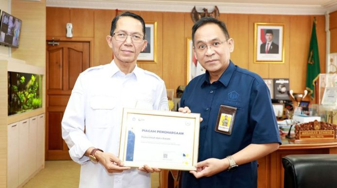 Surat Pemberitahuan Pajak Amsakar Achmad SPT ASN Pemko Batam Capai 99,5 Persen, Walikota Amsakar Terima Penghargaan dari DJP Kepri