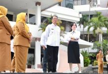 Apel Perdana Pascalebaran, Amsakar Gaspol Kinerja ASN: Sampah, Air Bersih, dan Banjir Jadi Prioritas libur Idulfitri 1447 Hijriah. Hal itu ditegaskannya saat memimpin apel gabungan perdana di Dataran Engku Putri, Batam Centre, Senin (30/3/2026).