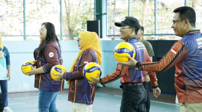 67 Tim Berlaga di Kejuaraan Bola Voli Piala Wali Kota dan Ketua TP-PKK Batam 67 Tim Berlaga di Kejuaraan Bola Voli Piala Wali Kota dan Ketua TP-PKK Batam