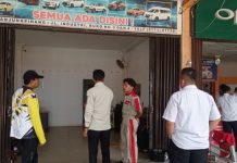 Satpol PP dan Bapenda Bintan Tertipkan 20 Reklame Baliho yang Tidak Bayar Pajak Bapenda Bintan