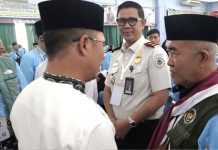 Bupati Anambas Lepas Calon Jemaah Haji di Batam, Suasana Haru Iringi Keberangkatan Bupati Anambas Lepas Calon Jemaah Haji di Batam, Suasana Haru Iringi Keberangkatan