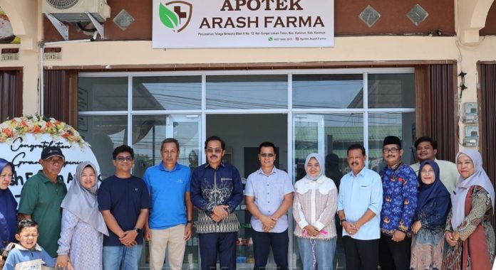 Bupati Anambas Resmikan Apotek Arash Farma di Karimun