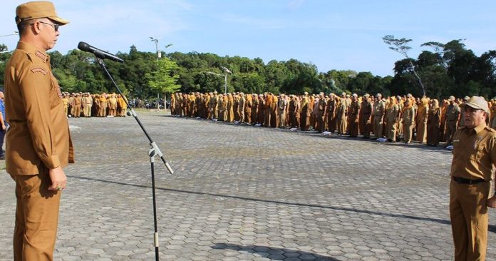 Bupati Aneng Pimpin Apel Gabungan, Tegaskan Disiplin dan Kinerja ASN Anambas