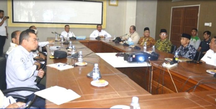 Bupati Aneng Pimpin Rakor Keberangkatan Jemaah Haji Anambas 2026 Berjalan Lancar