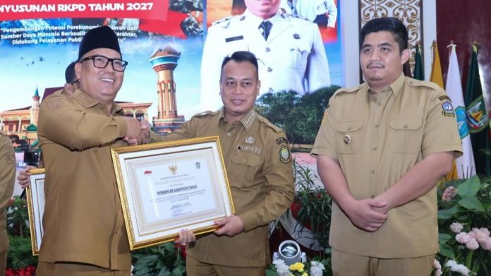 Bupati Nizar Hadiri Musrenbang Kepri 2026, Lingga Raih Penghargaan Kinerja Keuangan Kabupaten Lingga mencatatkan indeks total 70,5456 dengan kategori Cukup Baik (B).