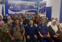 Strategi dr. Rizal Dorong Ekonomi Karimun: Bantuan Modal UMKM Jadi Andalan Upaya mendorong pertumbuhan ekonomi masyarakat terus dilakukan Anggota DPRD Provinsi Kepulauan Riau, dr. Rizal, melalui program bantuan modal bagi pelaku Usaha Mikro, Kecil dan Menengah (UMKM)