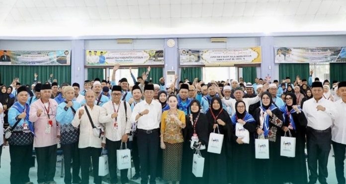Pemko Batam Bekali Jemaah Calon Haji 2026 Sambal Ikan Bilis dan Rendang