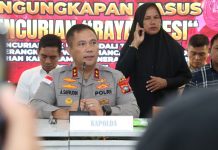 Kapolda Kepri Ungkap Aksi Rayap Besi yang Meresahkan Batam Beraksi di Tiga Titik Lokasi Kapolda Kepri Ungkap Aksi Rayap Besi yang Meresahkan Batam Beraksi di Tiga Titik Lokasi