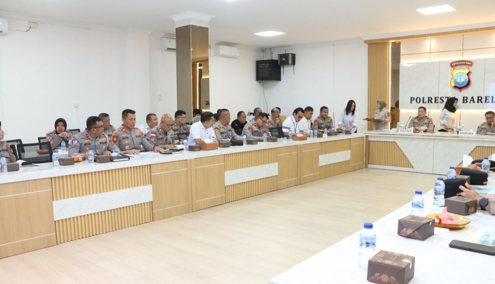 Kapolresta Barelang Pimpin Anev Bulanan, Tekankan Profesionalitas dan Pelayanan Humanis Kapolresta Barelang Pimpin Anev Bulanan, Tekankan Profesionalitas dan Pelayanan Humanis