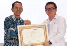 PLN Batam Raih Apresiasi di Batam Investment Collaboration Appreciation 2026 Kwin Fo Direktur Utama PT PLN Batam