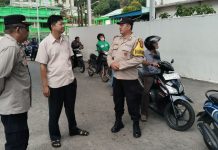 Pastikan Harga BBM Stabil, Bhabinkamtibmas Kelurahan Tanjung Unggat Turun Sosialisasi Pastikan Harga BBM di Tanjung Unggat Stabil dan Minta Warga Waspada Hoaks