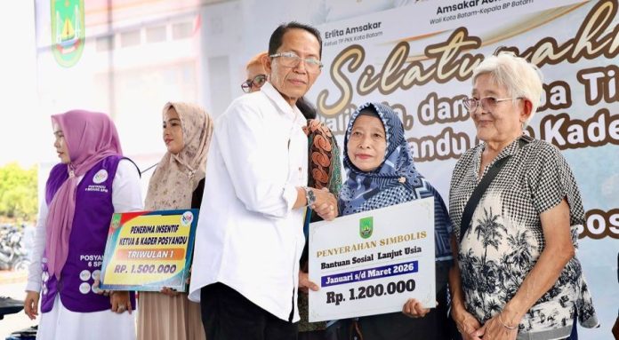 Pemko Batam Salurkan Bansos Lansia dan Insentif Kader Posyandu 2