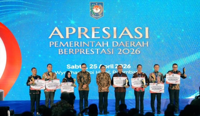 Pemrov Kepri meraih predikat Terbaik 1 Kategori Penanggulangan Kemiskinan dan Stunting pada ajang Apresiasi Pemerintah Daerah Berprestasi 2026.