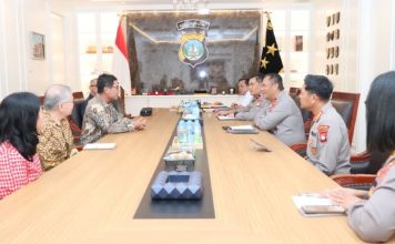 Polda Kepri-Konjen Singapura Perkuat Sinergi Keamanan Lintas Negara di Batam Polda Kepri menerima audiensi Konsulat Jenderal Singapura untuk wilayah Kepulauan Riau