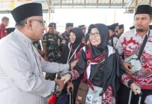 Wali Kota Lis Lepas Keberangkatan 144 JCH Tanjungpinang di Pelabuhan Sri Bintan Pura Wali Kota Lis Lepas Keberangkatan 144 JCH Tanjungpinang di Pelabuhan Sri Bintan Pura