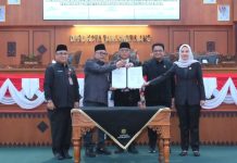 Wali Kota dan DPRD Tanjungpinang Sahkan Perda Pembentukan Perangkat Daerah Wali Kota Lis dan DPRD Tanjungpinang Sahkan Perda Perangkat Daerah, Dorong Birokrasi Lebih Efektif