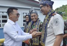 Bupati Anambas Sambut Hangat Kakanwil Imigrasi Kepri dan Irdam TNI AD di Pelabuhan Sri Siantan Bupati Anambas Sambut Hangat Kakanwil Imigrasi Kepri dan Irdam TNI AD di Pelabuhan Sri Siantan