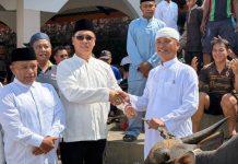 Bupati Anambas Serahkan Sapi Kurban Presiden RI di Masjid Al-Kautsar Jemaja Bupati Anambas Serahkan Sapi Kurban Presiden RI untuk Masjid Al-Kautsar Jemaja