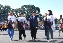 Ribuan Guru di Pasaman Semarakkan Jalan Santai Hardiknas 2026, Bupati Welly Suheri Apresiasi Semangat PGRI Bupati Pasaman Lepas Ribuan guru Ikuti Jalan Santai Dalam Rangka Hardiknas 2026
