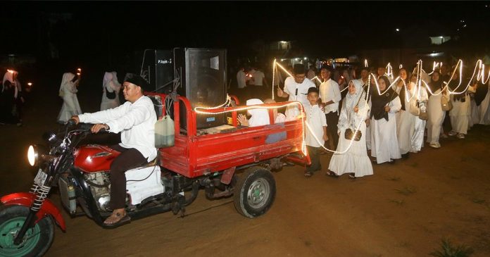 Bupati dan Wakil Bupati Anambas Buka Pawai Takbir Idul Adha 1447 H di Tarempa