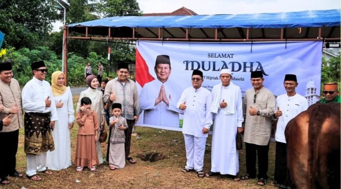 Bupati dan Wakil Bupati Bintan Hadiri Sholat Idul Adha, Serahkan Sapi Kurban Presiden RI
