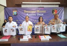 Cemburu Buta, Pria di Lingga Habisi Istri Siri lalu Kubur Jasad di Belakang Kontrakan Cemburu Buta, Pria di Lingga Habisi Istri Siri lalu Kubur Jasad di Belakang Kontrakan