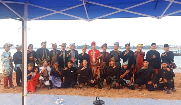 Pagelaran Seni Silat Nusantara di Pulau Paku Hidupkan Jejak Perjuangan Melayu Pagelaran Seni Silat Nusantara di Pulau Paku Hidupkan Jejak Perjuangan Melayu