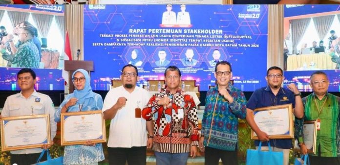 Pemko Batam Targetkan Pajak Tenaga Listrik Rp437,4 Miliar pada 2026 Pemko Batam Targetkan Pajak Tenaga Listrik Rp437,4 Miliar pada 2026