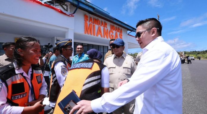 Prabowo Mendarat di Miangas, Tinjau Pulau Terluar hingga Kampung Nelayan Merah Putih di Gorontalo